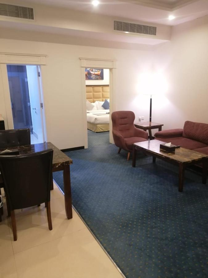 Diamond Hotel Рияд Екстериор снимка