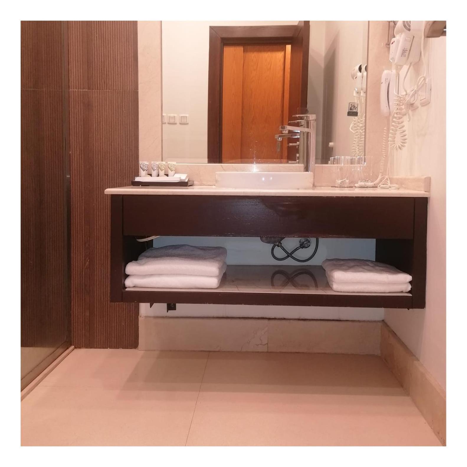 Diamond Hotel Рияд Екстериор снимка